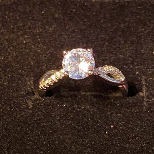 Elegant Silver rhinestone costume ring (jj)